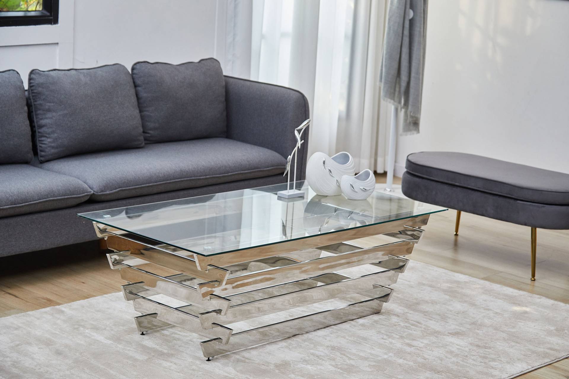 SalesFever Couchtisch, mit Design-Gestell aus Stainless Steel SalesFever Couchtisch, mit Design-Gestell aus Stainless Steel von SalesFever