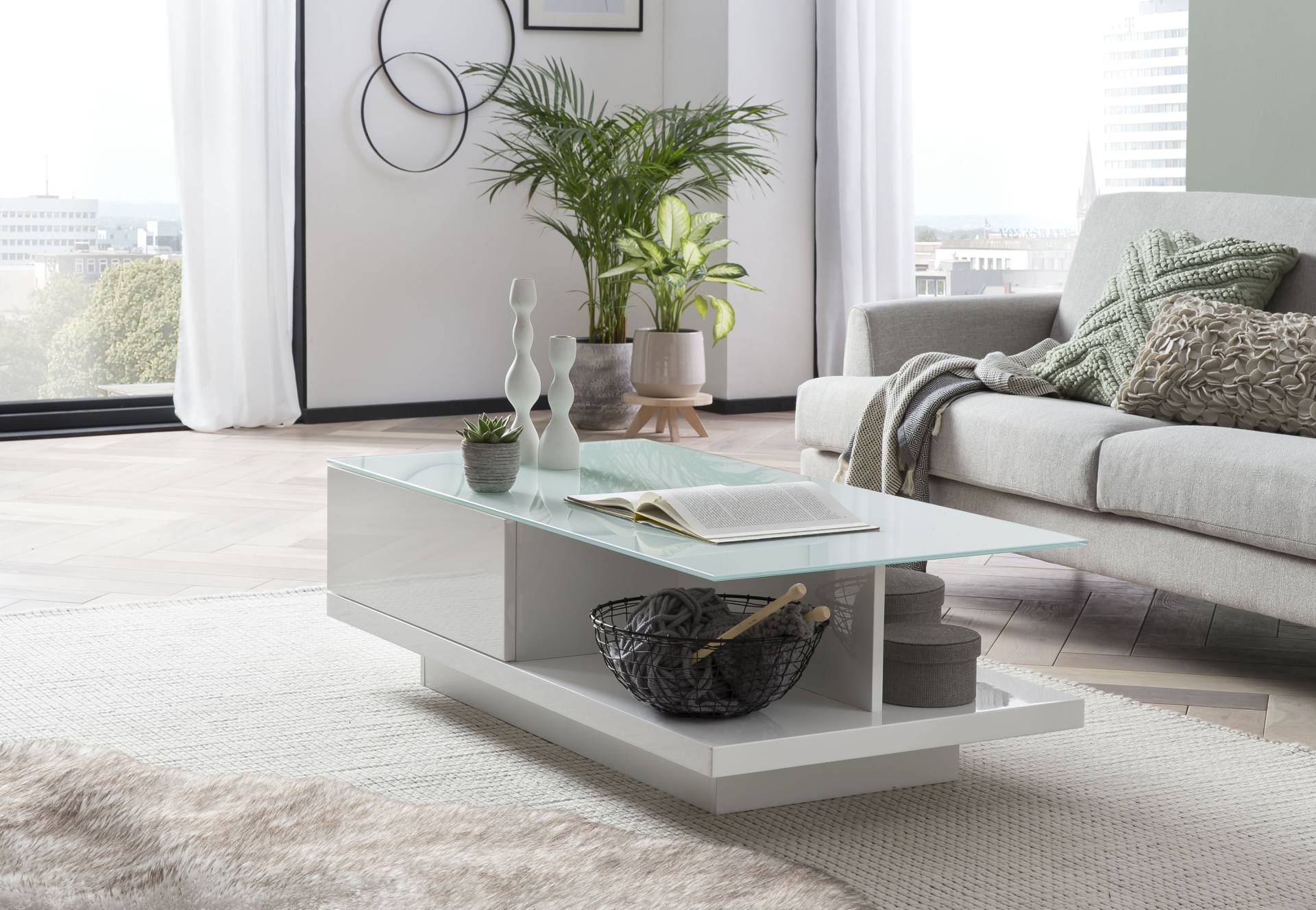 SalesFever Couchtisch, mit Tischplatte aus gehärtetem Kristallglas SalesFever Couchtisch, mit Tischplatte aus gehärtetem Kristallglas von SalesFever