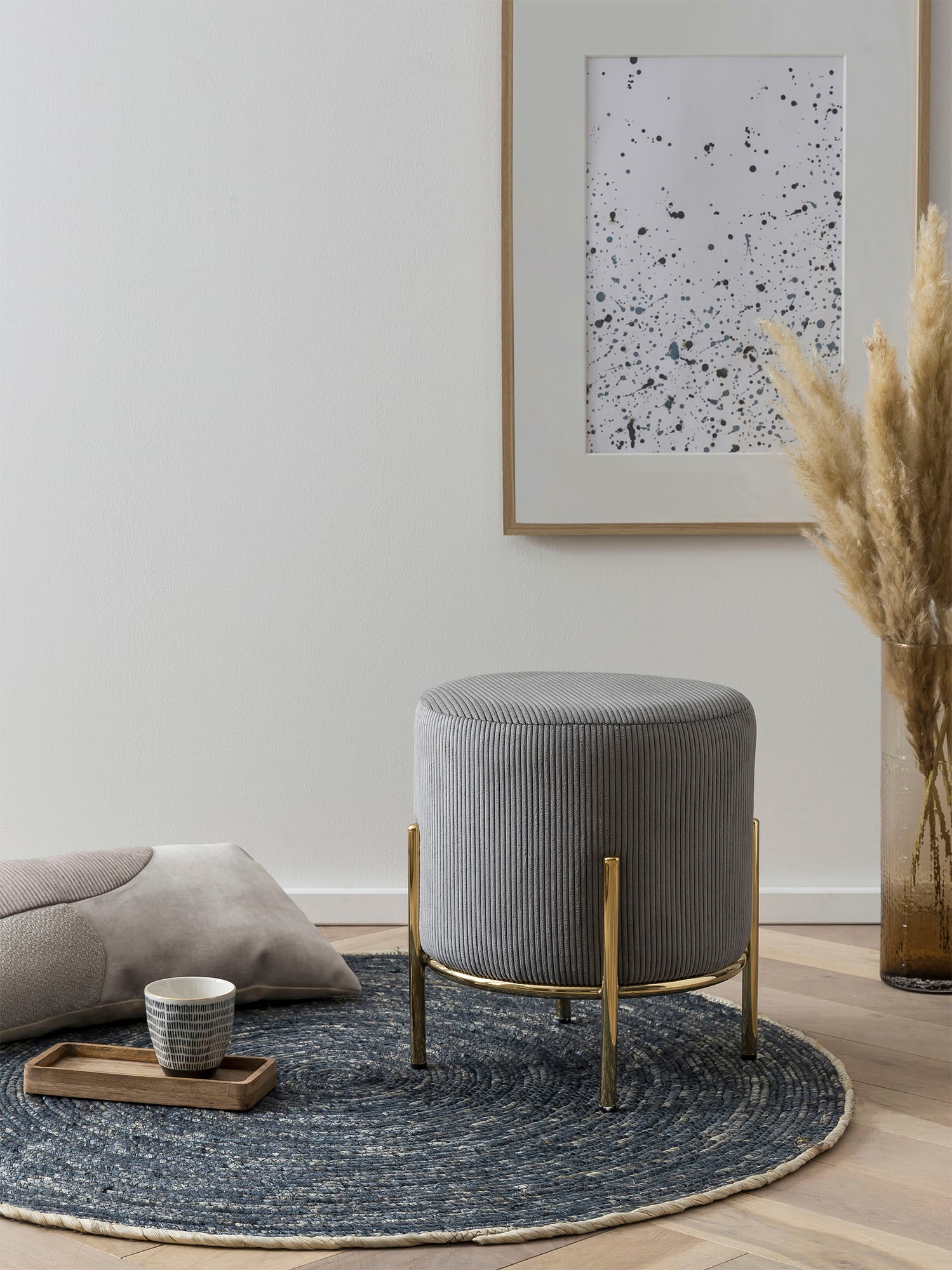 SalesFever Polsterhocker, mit Design-Gestell aus goldfarbenem Metall SalesFever Polsterhocker, mit Design-Gestell aus goldfarbenem Metall von SalesFever
