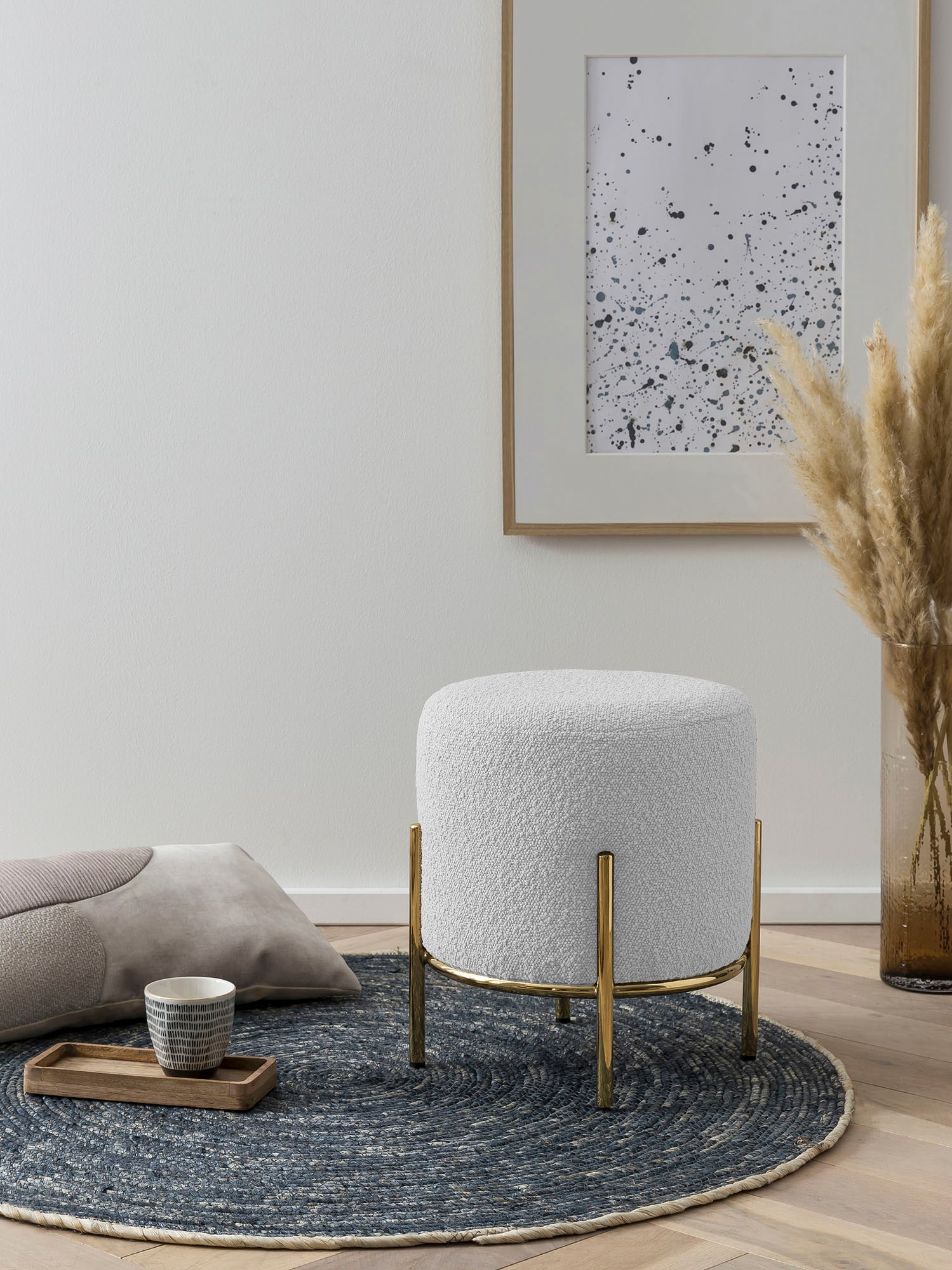 SalesFever Polsterhocker, mit Design-Gestell aus goldfarbenem Metall SalesFever Polsterhocker, mit Design-Gestell aus goldfarbenem Metall von SalesFever