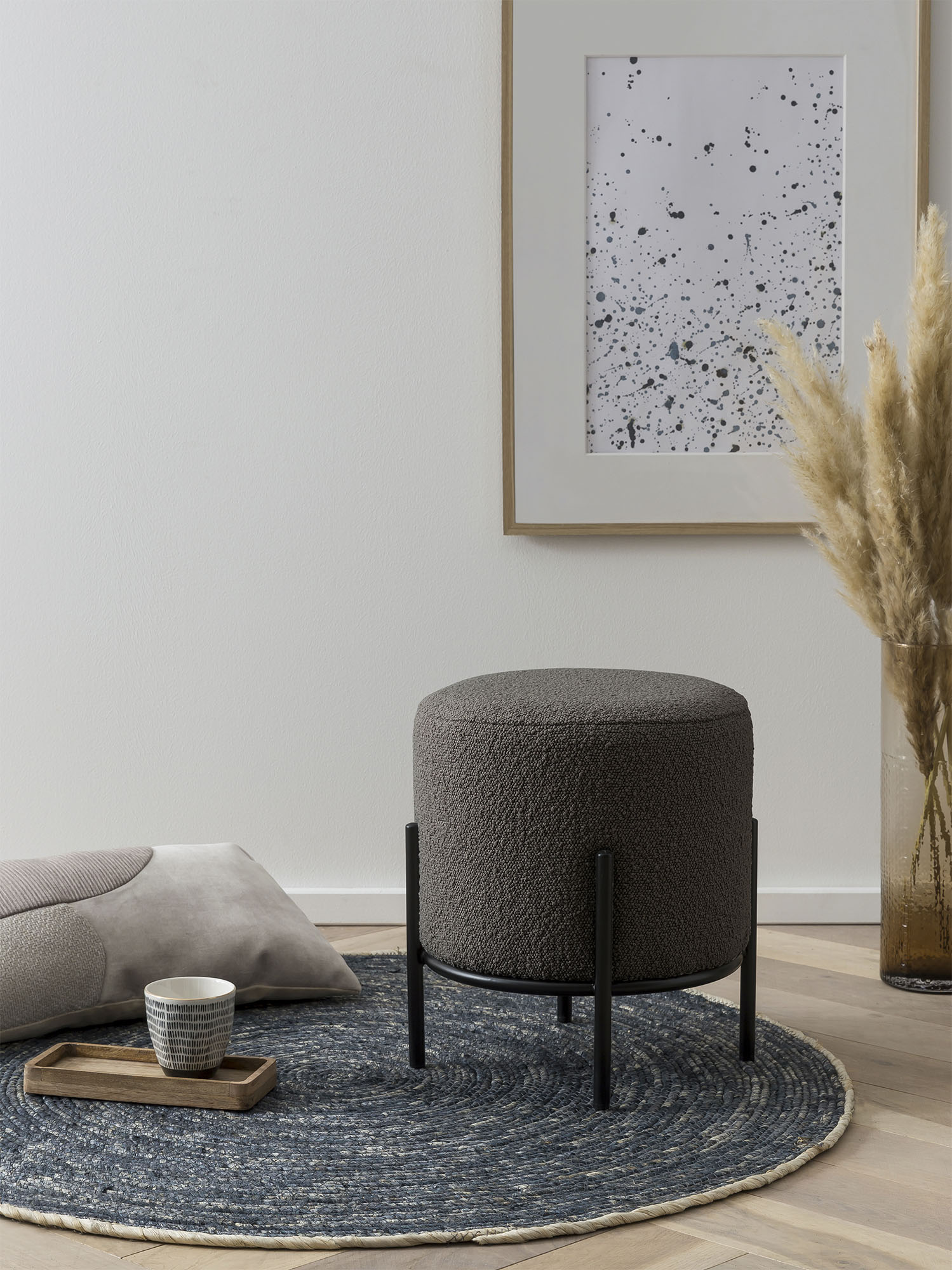 SalesFever Polsterhocker, mit Design-Gestell aus schwarzem Metall SalesFever Polsterhocker, mit Design-Gestell aus schwarzem Metall von SalesFever