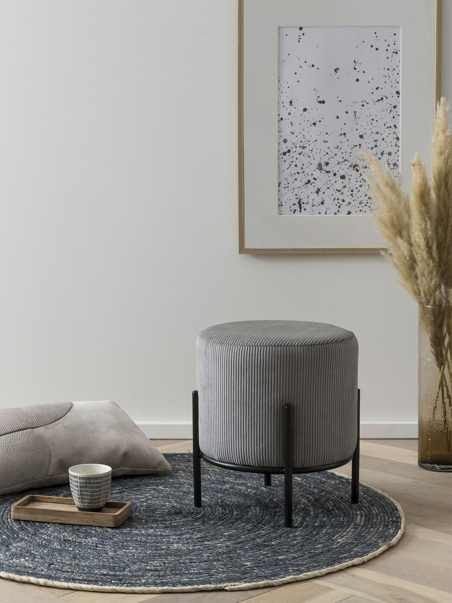 SalesFever Polsterhocker, mit Design-Gestell aus schwarzem Metall SalesFever Polsterhocker, mit Design-Gestell aus schwarzem Metall von SalesFever