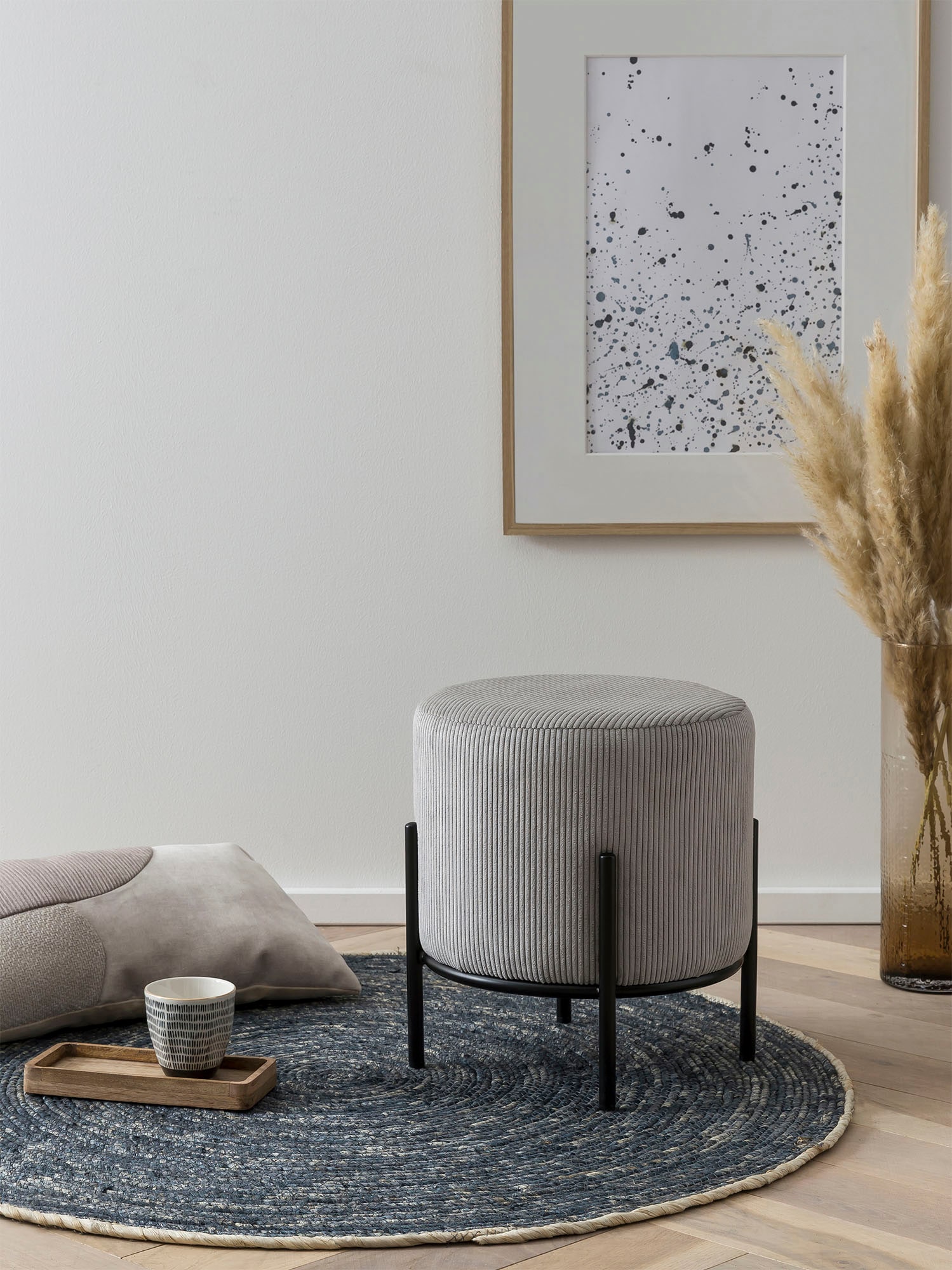 SalesFever Polsterhocker, mit Design-Gestell aus schwarzem Metall SalesFever Polsterhocker, mit Design-Gestell aus schwarzem Metall von SalesFever