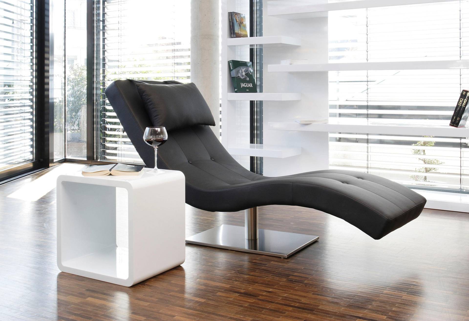 SalesFever Relaxsessel, mit Nackenkissen, Relaxliege mit modernem Metallfuss SalesFever Relaxsessel, mit Nackenkissen, Relaxliege mit modernem Metallfuss von SalesFever