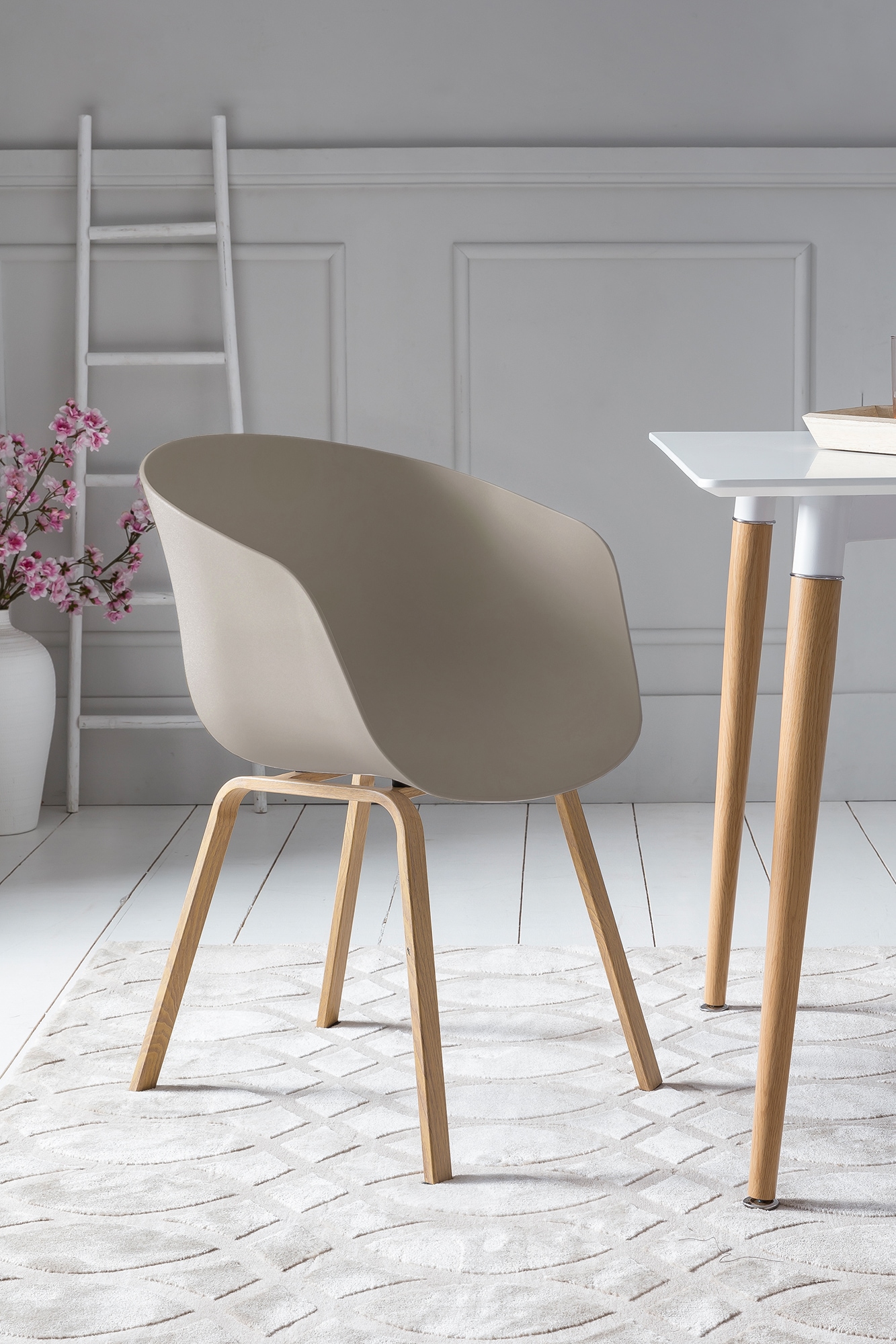 SalesFever Schalenstuhl, (Set), 2 St., Metallbeine in Holzoptik SalesFever Schalenstuhl, (Set), 2 St., Metallbeine in Holzoptik von SalesFever