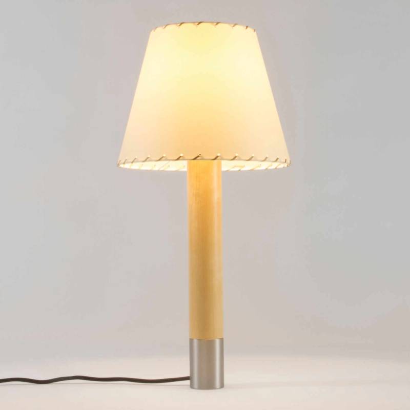 Básica LED M1 Tischleuchte, Lampenschirm beige, Base nickel von Santa & Cole