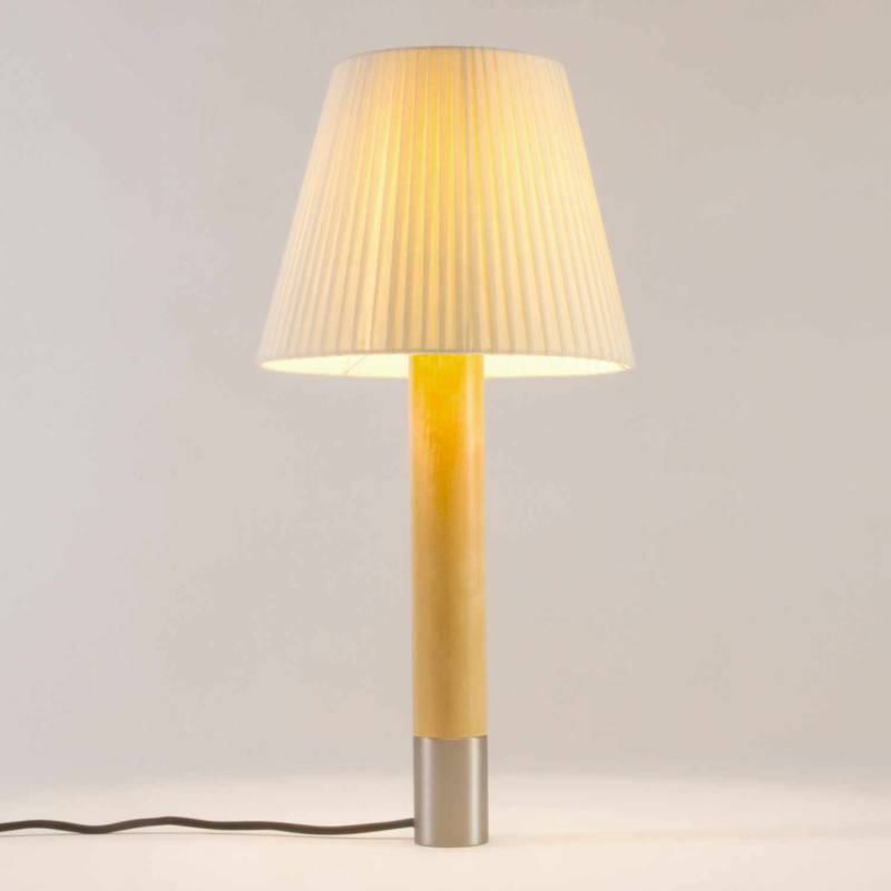 Básica LED M1 Tischleuchte, Lampenschirm natur, Base nickel von Santa & Cole