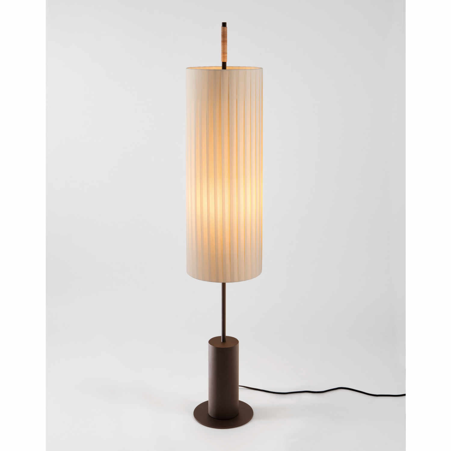 Dórica LED Stehleuchte, Base mit stabilisierung Dórica LED Stehleuchte, Base mit stabilisierung von Santa & Cole