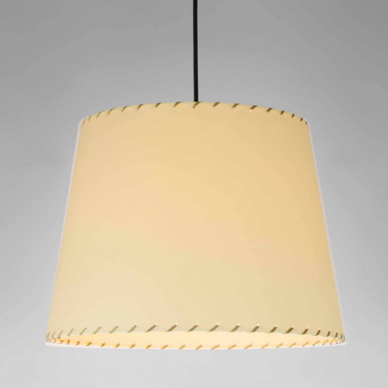 Sísísí cónicas GT3 LED Pendelleuchte, Lampenschirm beige von Santa & Cole