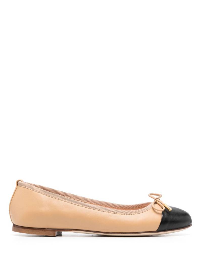 Scarosso contrasting-toecap leather ballerina shoes - Neutrals von Scarosso