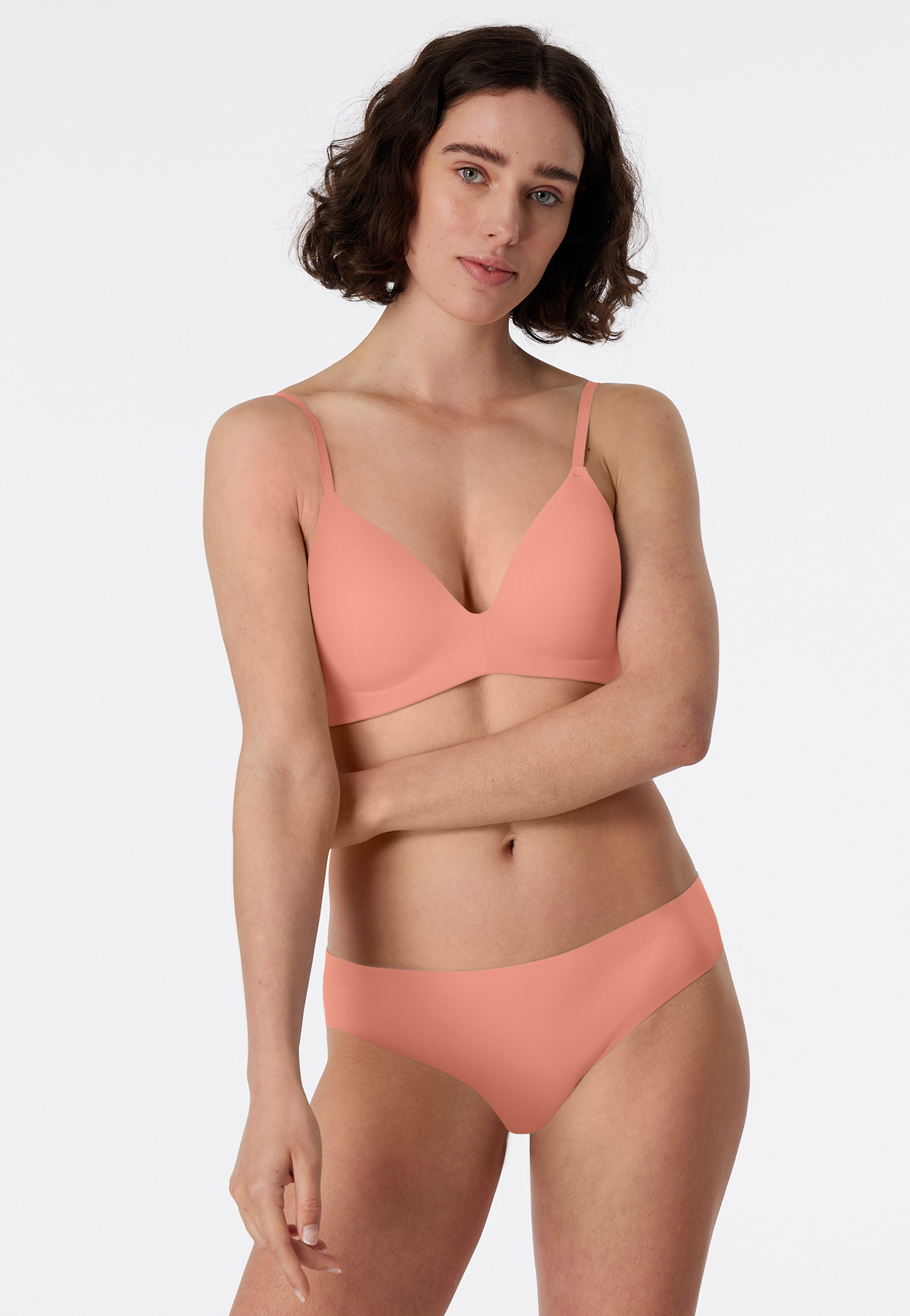 Slip nahtlos apricot - Invisible Cotton 36 von Schiesser