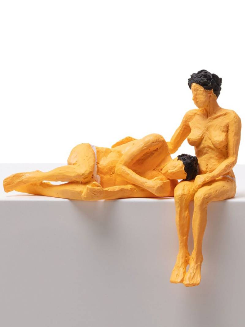 Seletti Love Is A Verb Theo & Elena sculpture (20 cm x 16 cm) - Yellow von Seletti