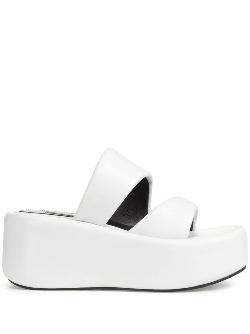 Sergio Rossi Spongy leather wedge sandals - White von Sergio Rossi