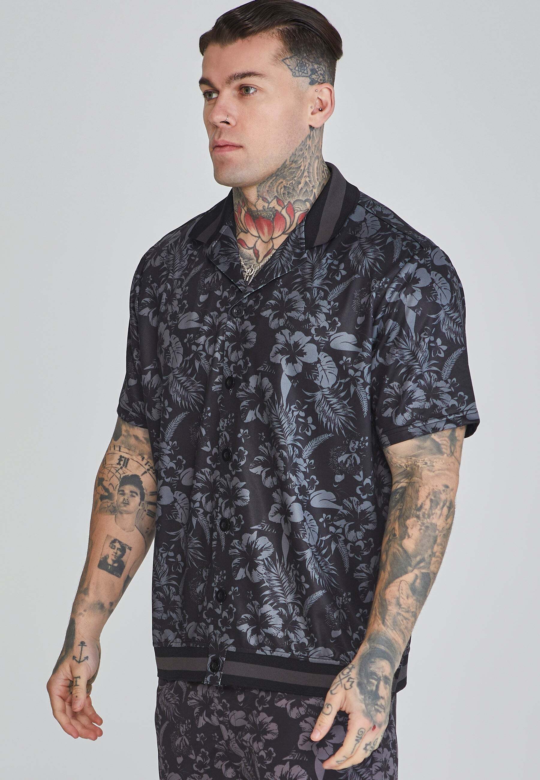 Siksilk Kurzarmhemd »Siksilk Kurzarmhemd Bowling Shirt« Siksilk Kurzarmhemd »Siksilk Kurzarmhemd Bowling Shirt« von SikSilk