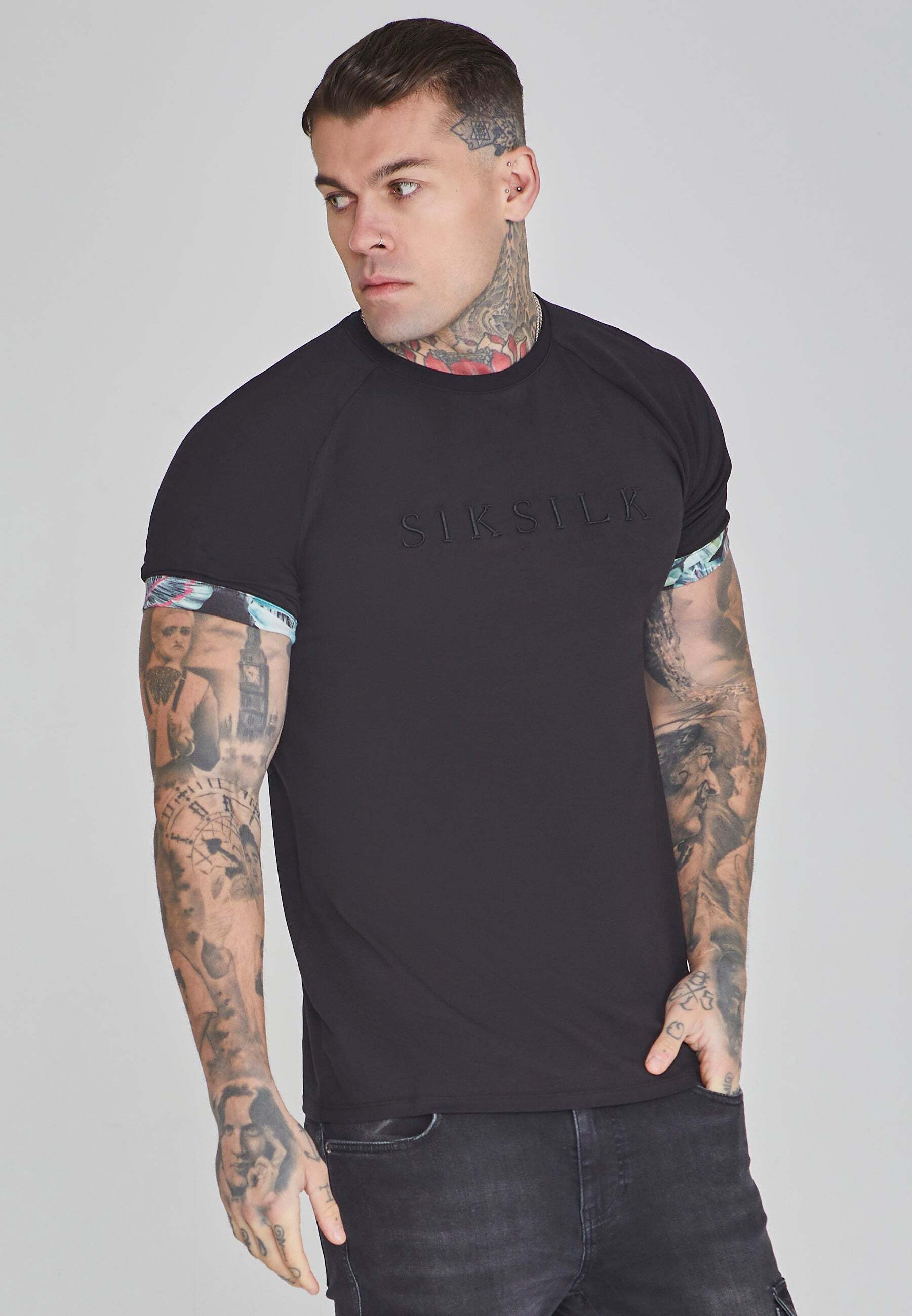 Siksilk T-Shirt »Siksilk T-Shirt Roll Sleeve T-Shirt in Black« von SikSilk