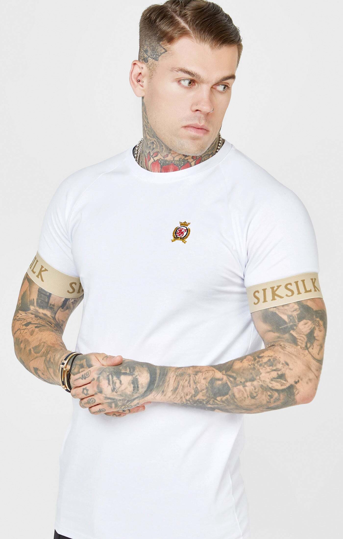 Siksilk T-Shirt »Siksilk T-Shirts White Crest Elasticated Cuff T-Shirt« von SikSilk