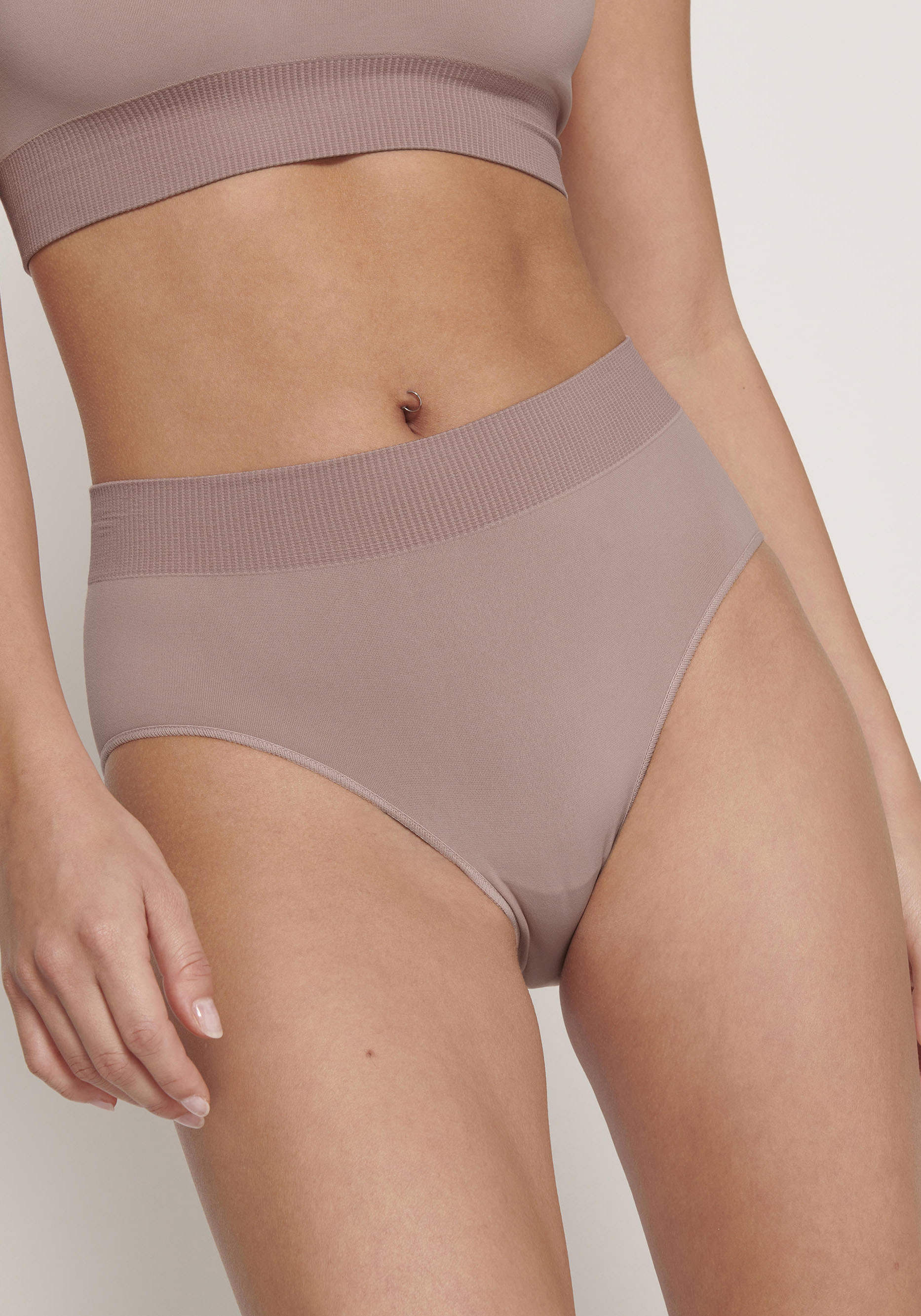 sloggi High-Waist-Slip »EVER Infused Aloe High waist«, mit geripptem Stretch-Taillenband von sloggi