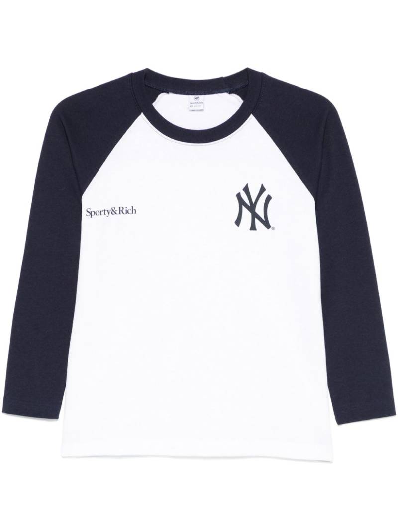 Sporty & Rich Yankees Serif T-shirt - White von Sporty & Rich