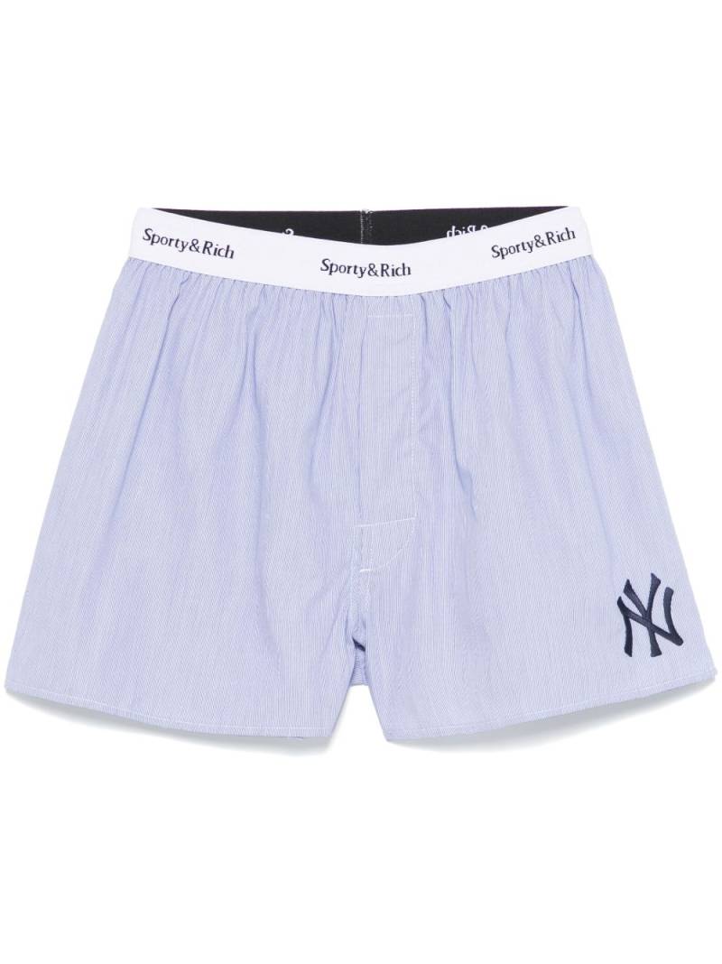 Sporty & Rich Yankees Serif shorts - Blue von Sporty & Rich