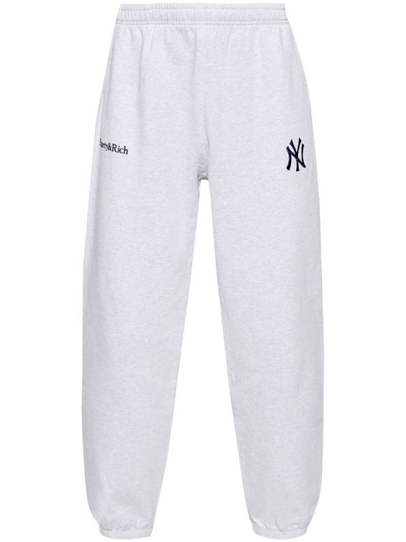 Sporty & Rich Yankees Serif track pants - Grey von Sporty & Rich