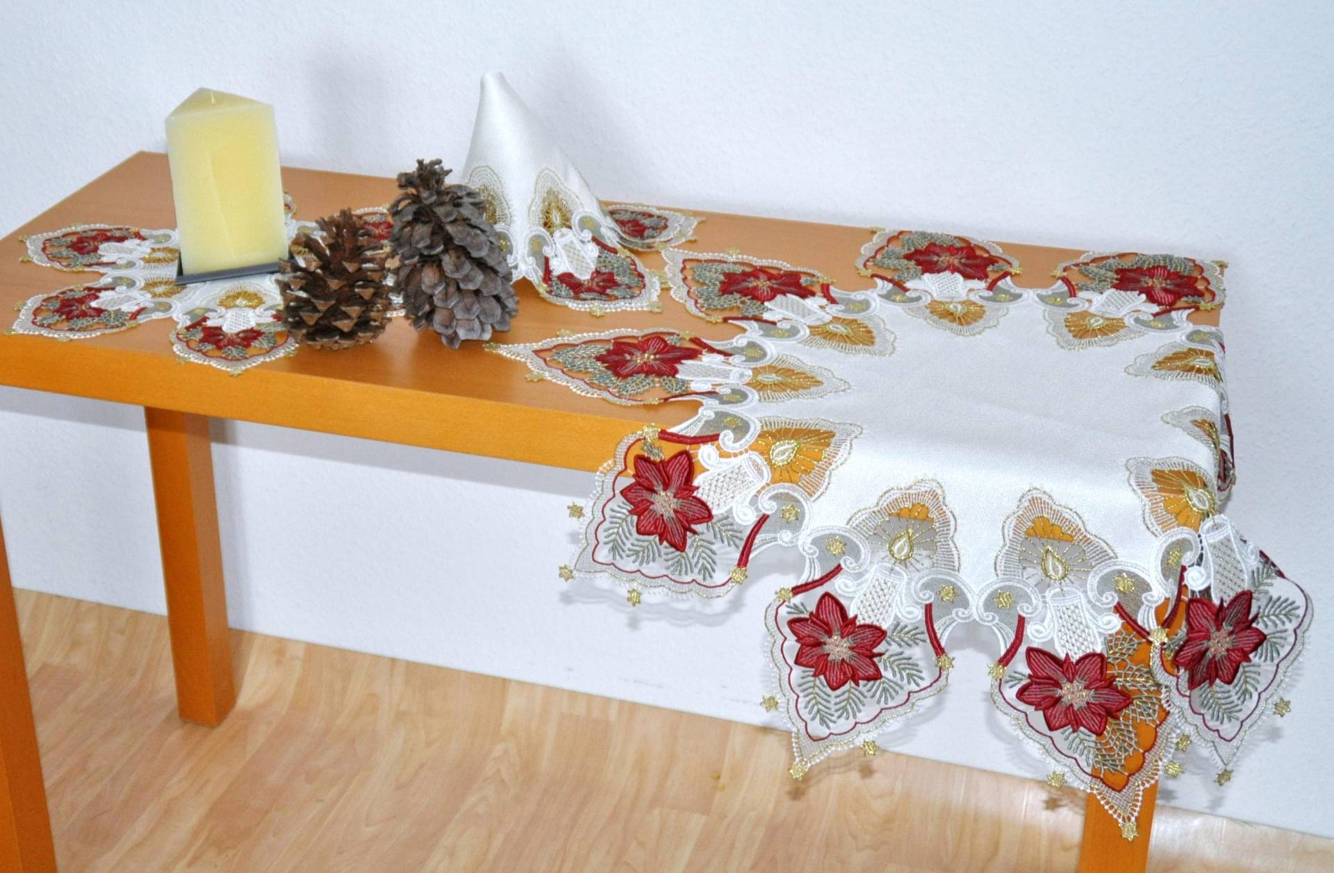 Stickereien Plauen Tischdecke »Kerzenschein« Stickereien Plauen Tischdecke »Kerzenschein« von Stickereien Plauen