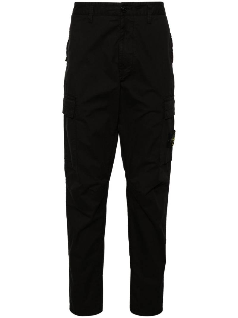 Stone Island Compass-badge tapered cargo trousers - Black von Stone Island