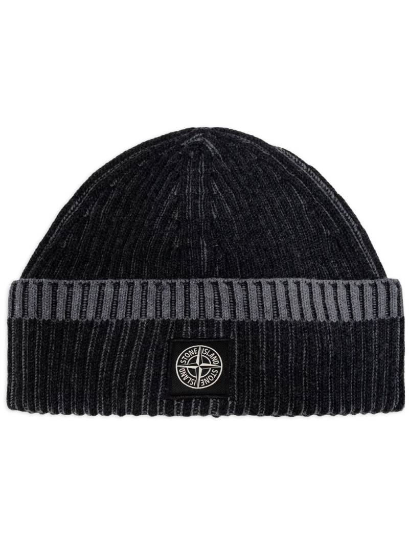 Stone Island logo-patch beanie hat - Black von Stone Island