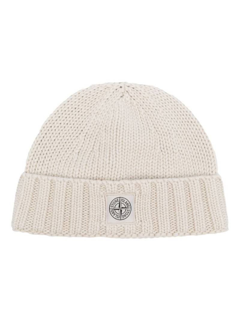 Stone Island logo-patch turn-up beanie - Neutrals von Stone Island