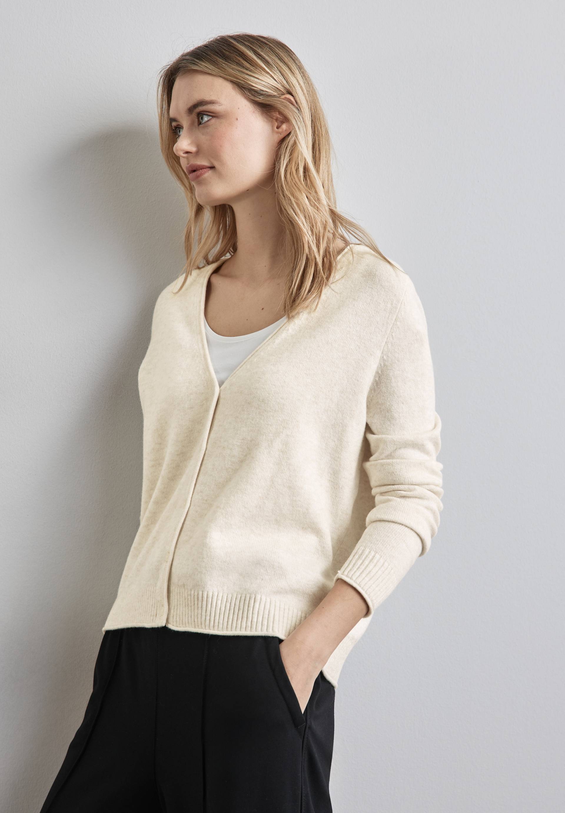 STREET ONE Cardigan, kurz, mit Knopfleiste STREET ONE Cardigan, kurz, mit Knopfleiste von Street One