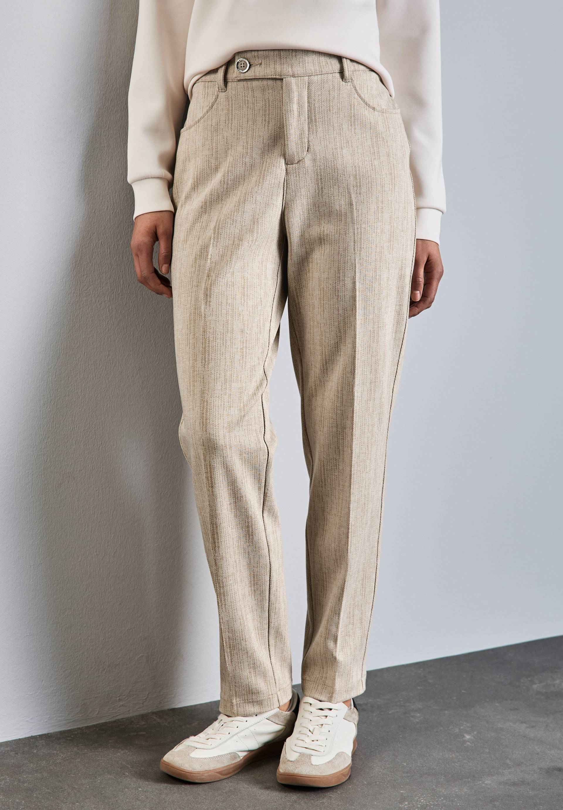 STREET ONE Chinohose, mit Knopfdetail STREET ONE Chinohose, mit Knopfdetail von Street One