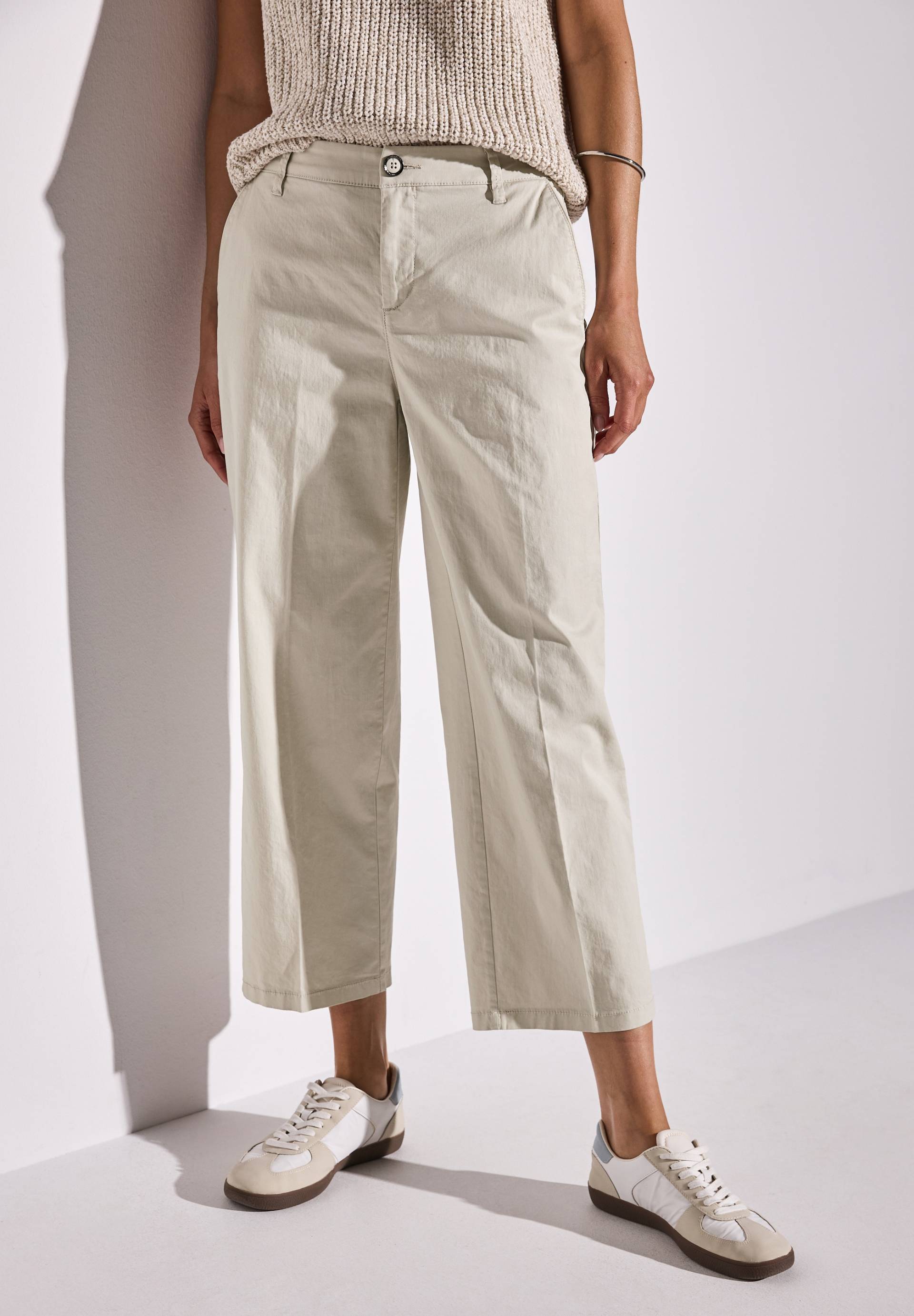 STREET ONE Chinohose, mit elastischem Bund hinten STREET ONE Chinohose, mit elastischem Bund hinten von Street One