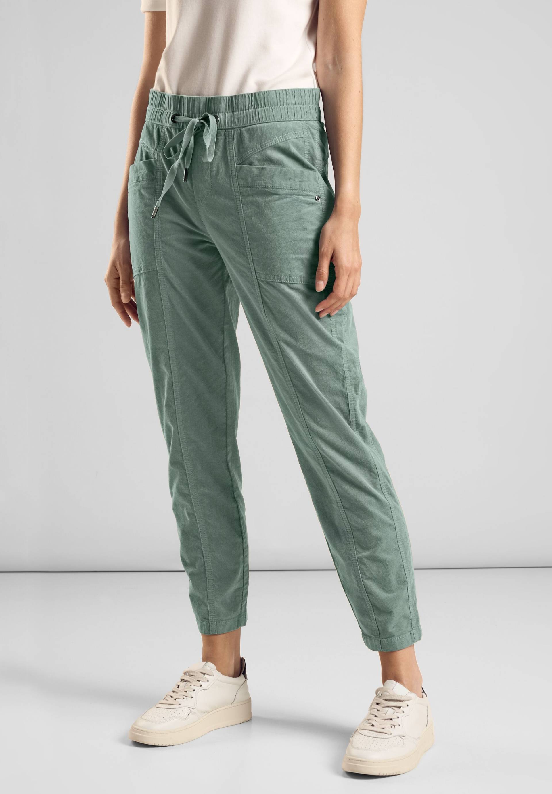 STREET ONE Cordhose »BONNY«, im Four-Pocket Style STREET ONE Cordhose »BONNY«, im Four-Pocket Style von Street One