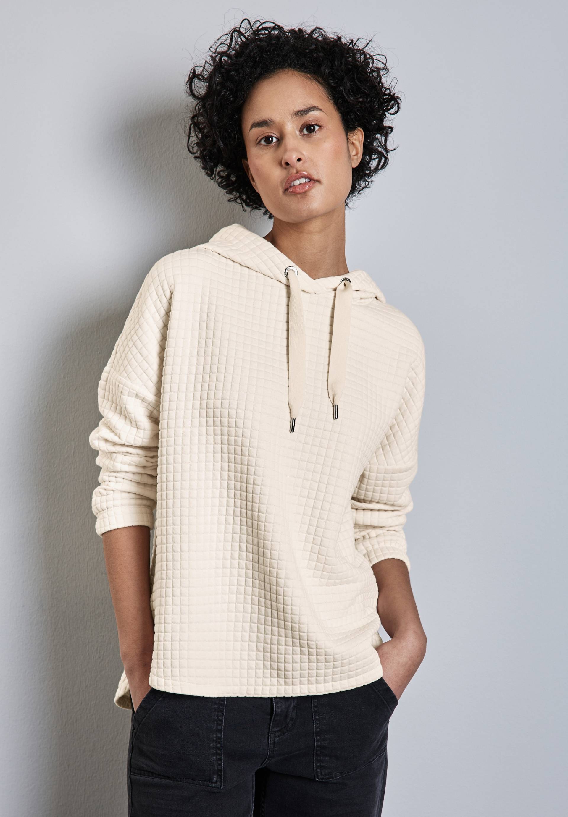 STREET ONE Kapuzensweatshirt, mit Strukturmuster STREET ONE Kapuzensweatshirt, mit Strukturmuster von Street One
