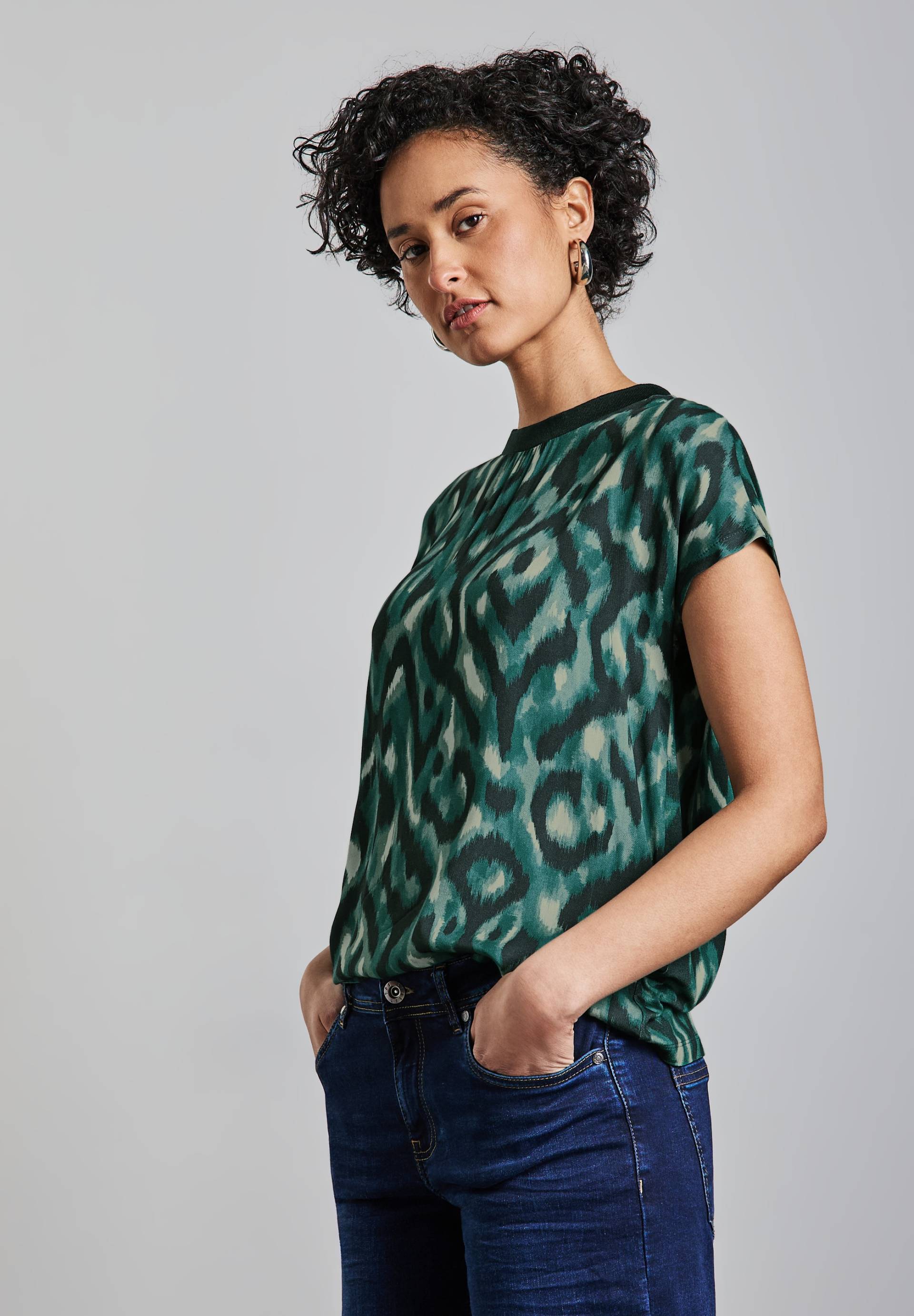 STREET ONE Kurzarmshirt, mit grafischem Muster STREET ONE Kurzarmshirt, mit grafischem Muster von Street One
