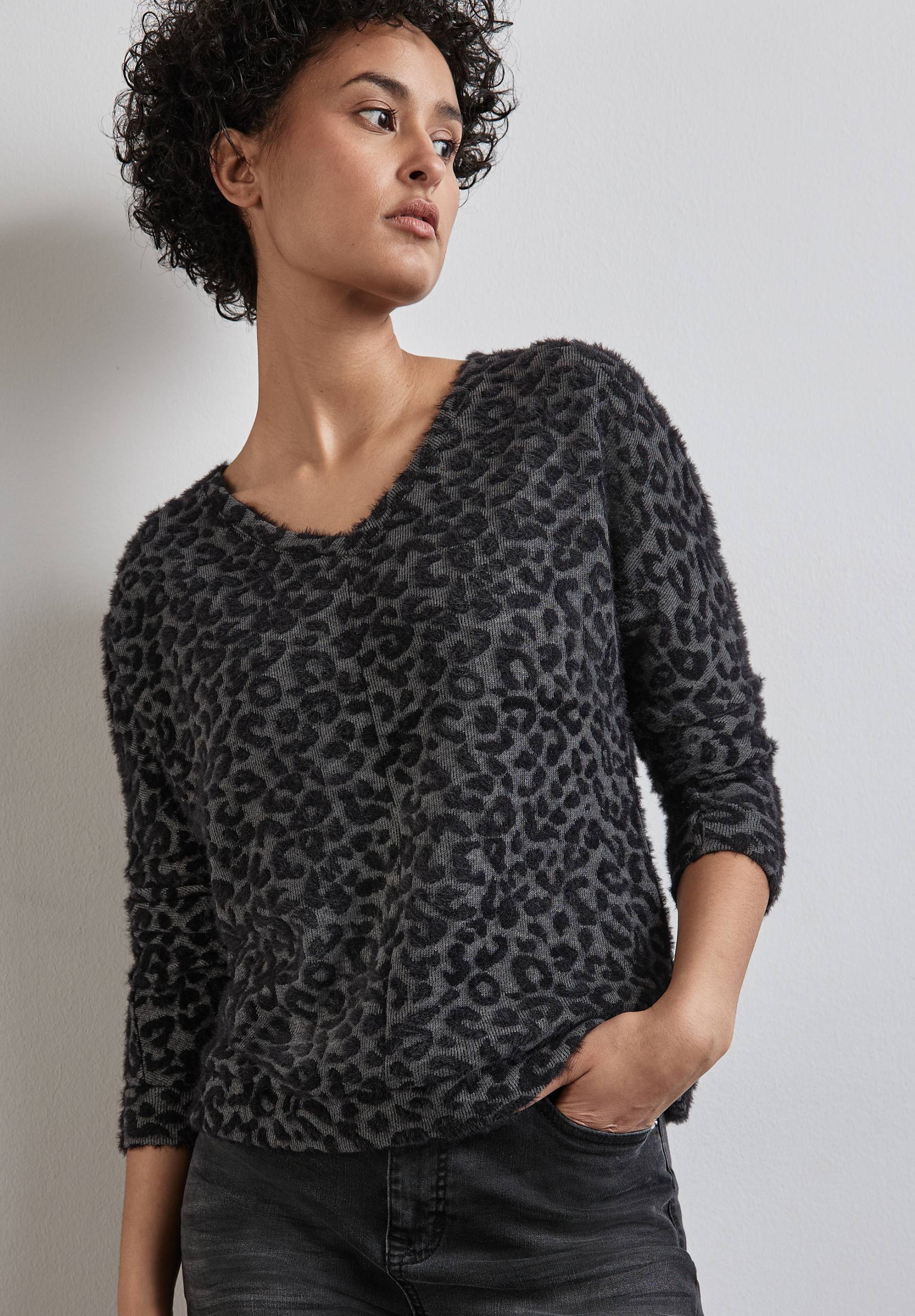 STREET ONE Langarmshirt, mit flauschigem Leomuster STREET ONE Langarmshirt, mit flauschigem Leomuster von Street One