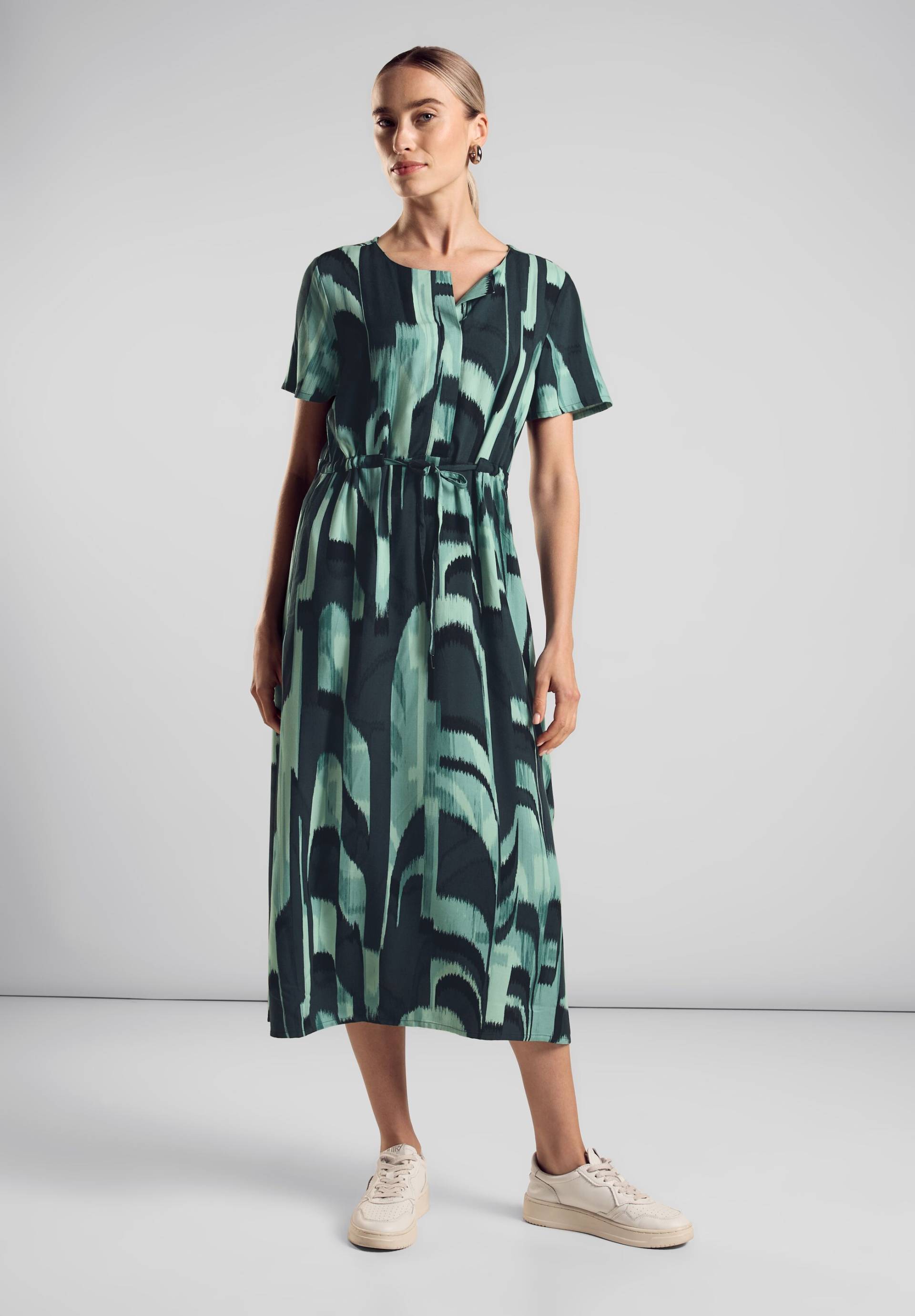 STREET ONE Midikleid, mit Allover-Druck STREET ONE Midikleid, mit Allover-Druck von Street One