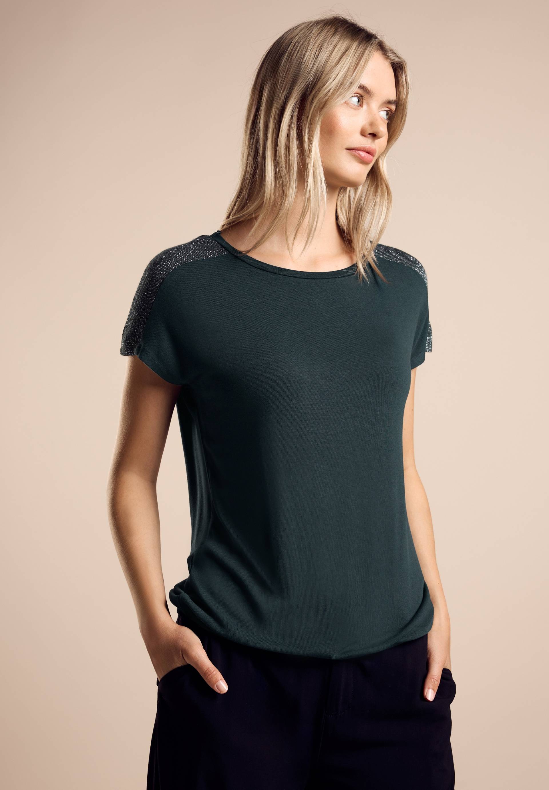 STREET ONE Shirttop »LTD QR«, mit Glanz-Detail STREET ONE Shirttop »LTD QR«, mit Glanz-Detail von Street One