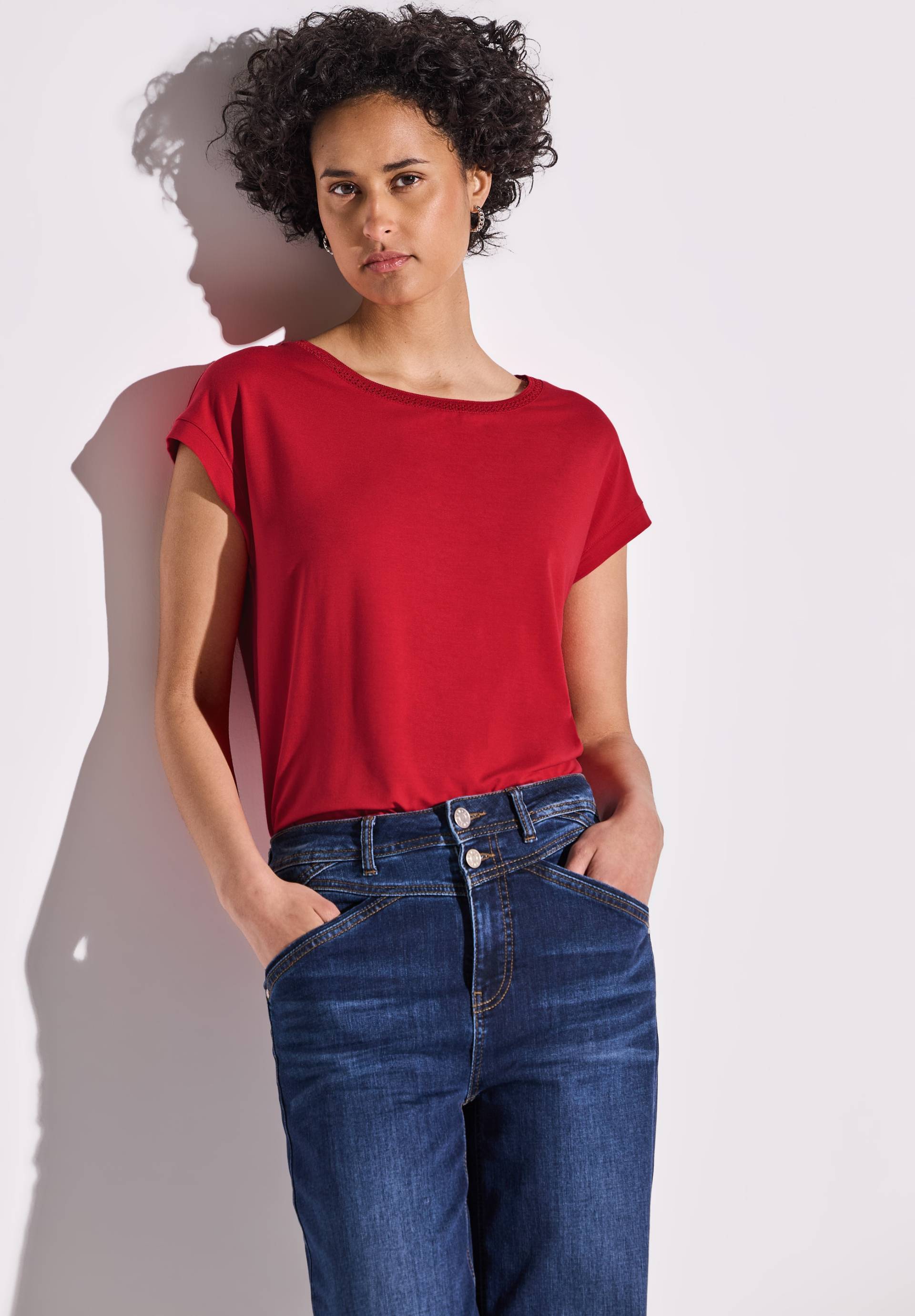 STREET ONE T-Shirt, mit Dekortape und elastischem Saum STREET ONE T-Shirt, mit Dekortape und elastischem Saum von Street One