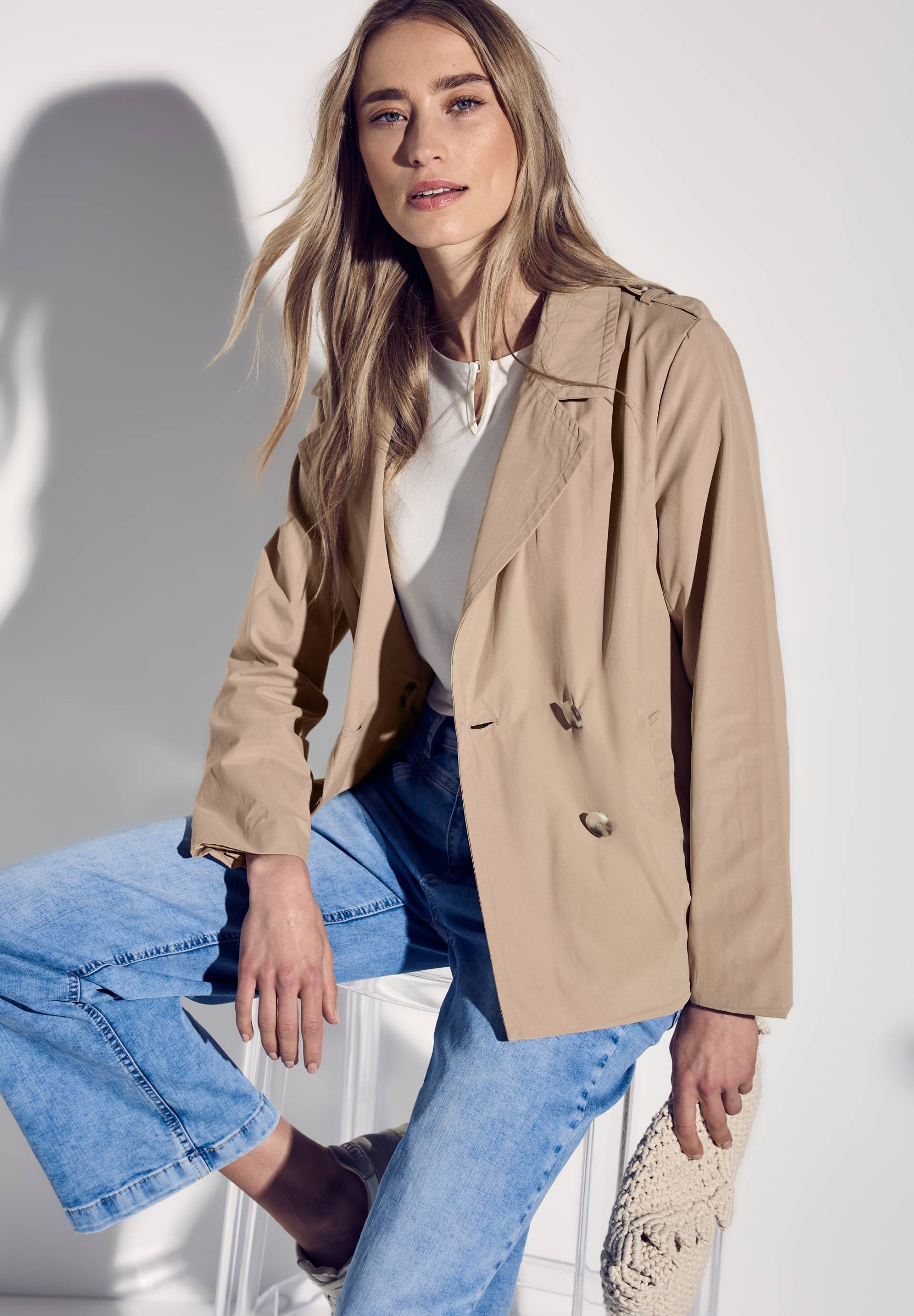 STREET ONE Trenchcoat, doppelreihig und mit Reverskragen STREET ONE Trenchcoat, doppelreihig und mit Reverskragen von Street One