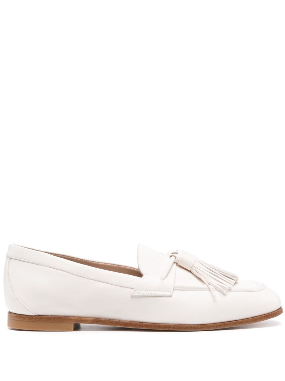 Stuart Weitzman Lindi tassel-detailed loafers - White von Stuart Weitzman