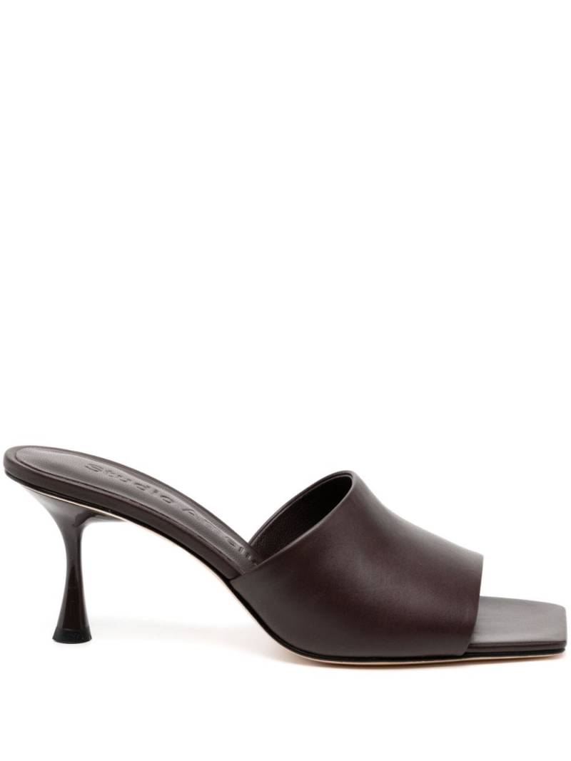 Studio Amelia 70mm classic mules - Brown von Studio Amelia