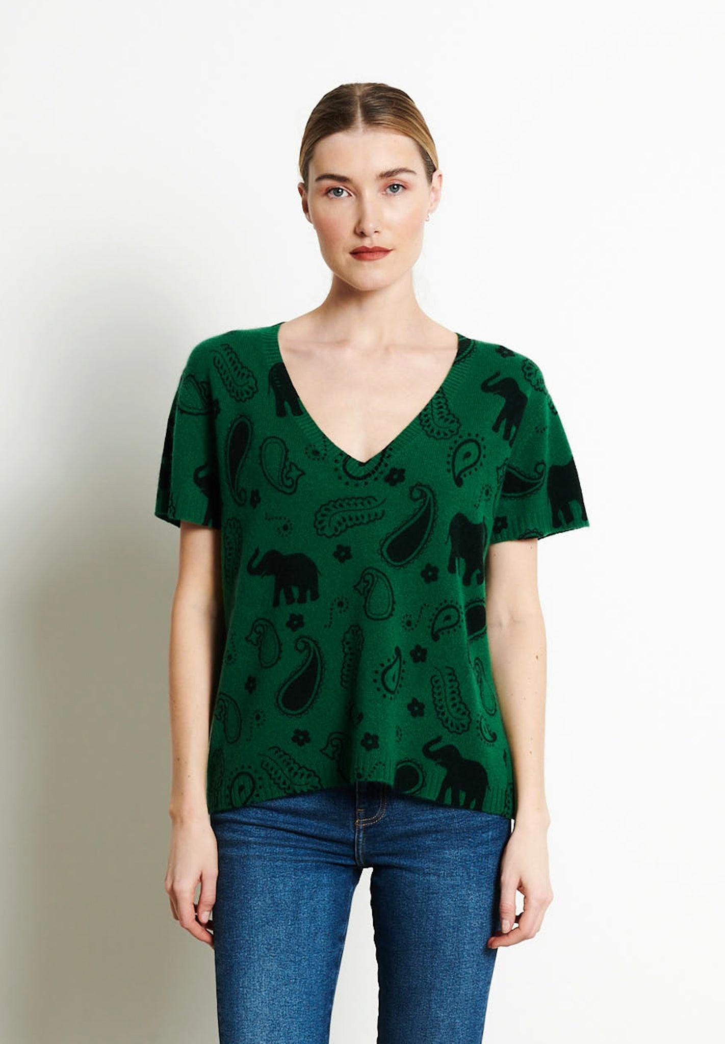 Studio Cashmere8 - RIA 6 V-Ausschnitt T-Shirt mit Elefantenprint 100% Kaschmir, für Damen, Grün, Größe L/XL von Studio Cashmere8