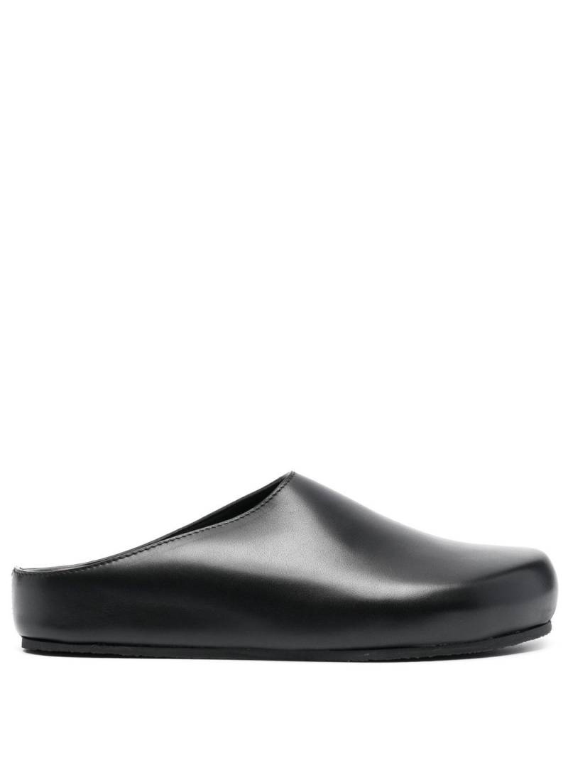 Studio Nicholson slip-on leather mules - Black von Studio Nicholson