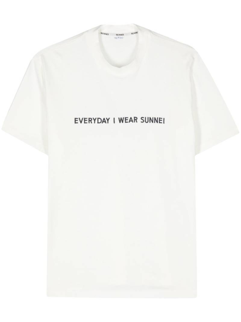 Sunnei embroidered-logo cotton T-shirt - White von Sunnei