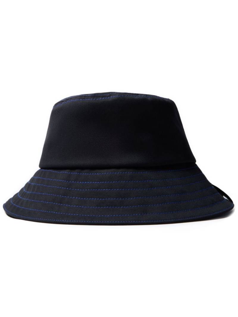 Sunnei logo-tag bucket hat - Blue von Sunnei