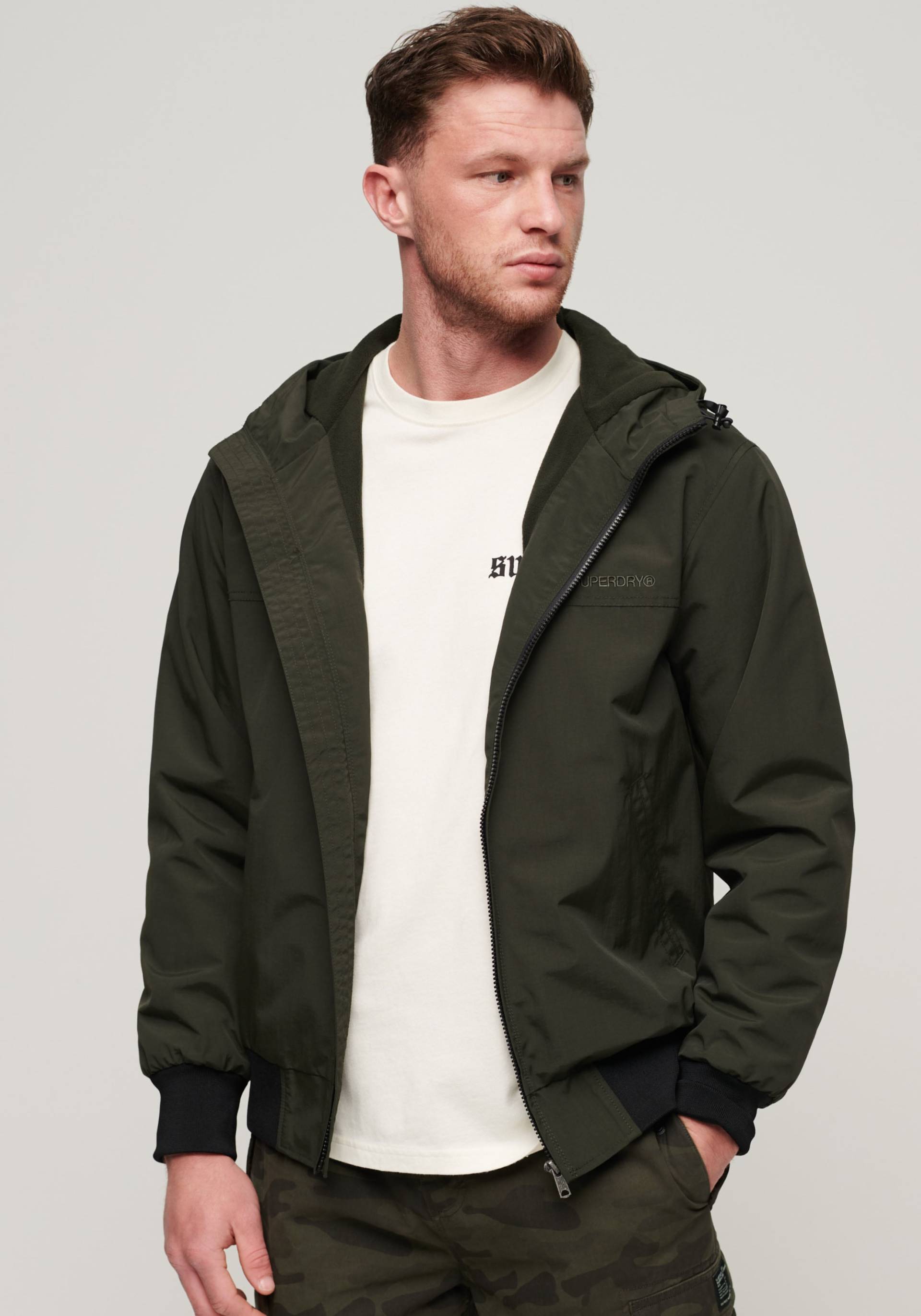 Superdry Bomberjacke »SURPLUS NYLON HOODED BOMBER«, mit Kapuze Superdry Bomberjacke »SURPLUS NYLON HOODED BOMBER«, mit Kapuze von Superdry