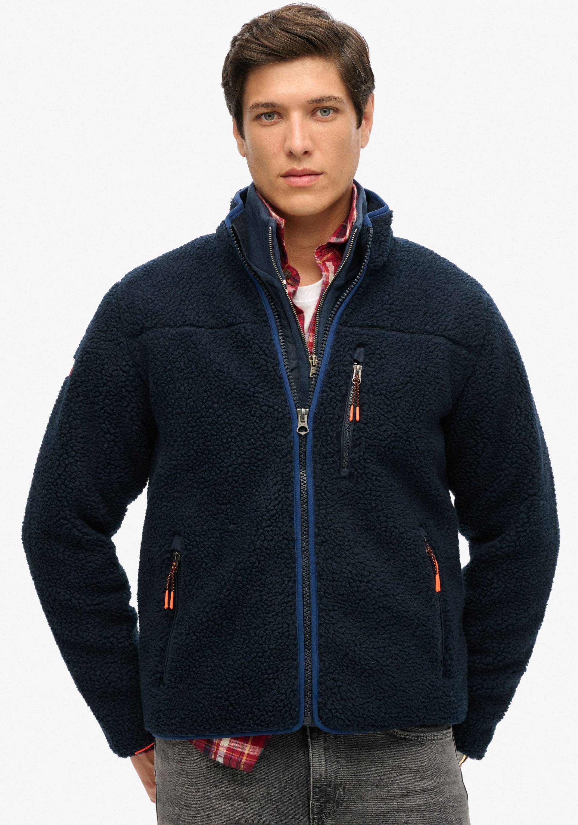 Superdry Fleecejacke »OUTDOOR FULL ZIP FLEECE«, ohne Kapuze Superdry Fleecejacke »OUTDOOR FULL ZIP FLEECE«, ohne Kapuze von Superdry