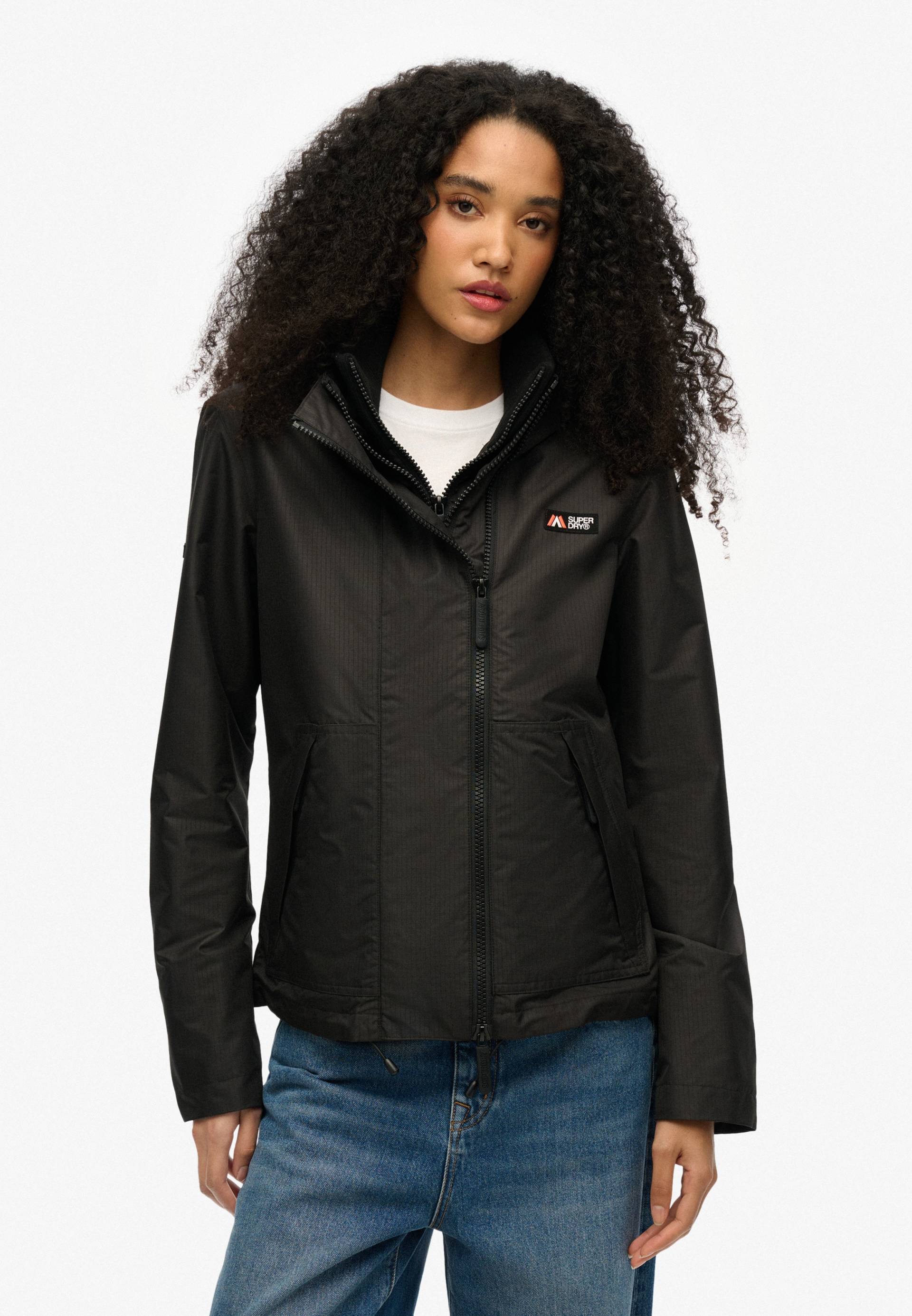 Superdry Outdoorjacke »HOODED MTN WINDBREAKER JKT«, mit Kapuze Superdry Outdoorjacke »HOODED MTN WINDBREAKER JKT«, mit Kapuze von Superdry