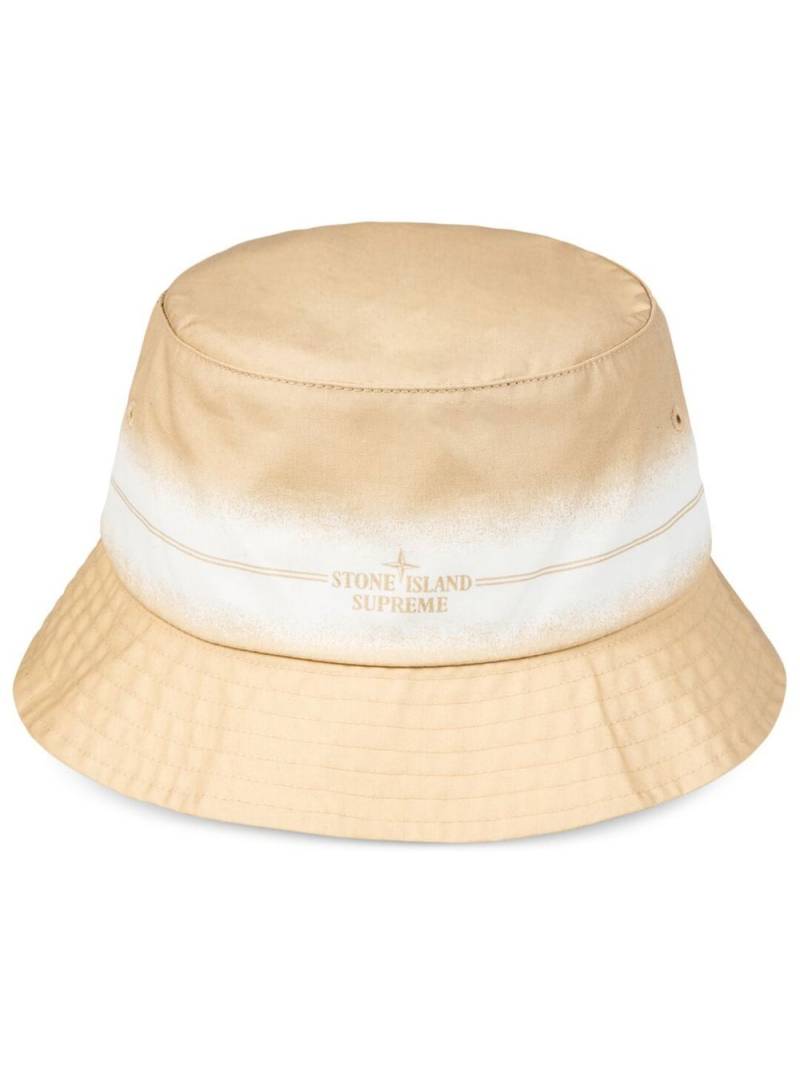 Supreme x Stone Island stripe-detail crusher hat - Neutrals von Supreme