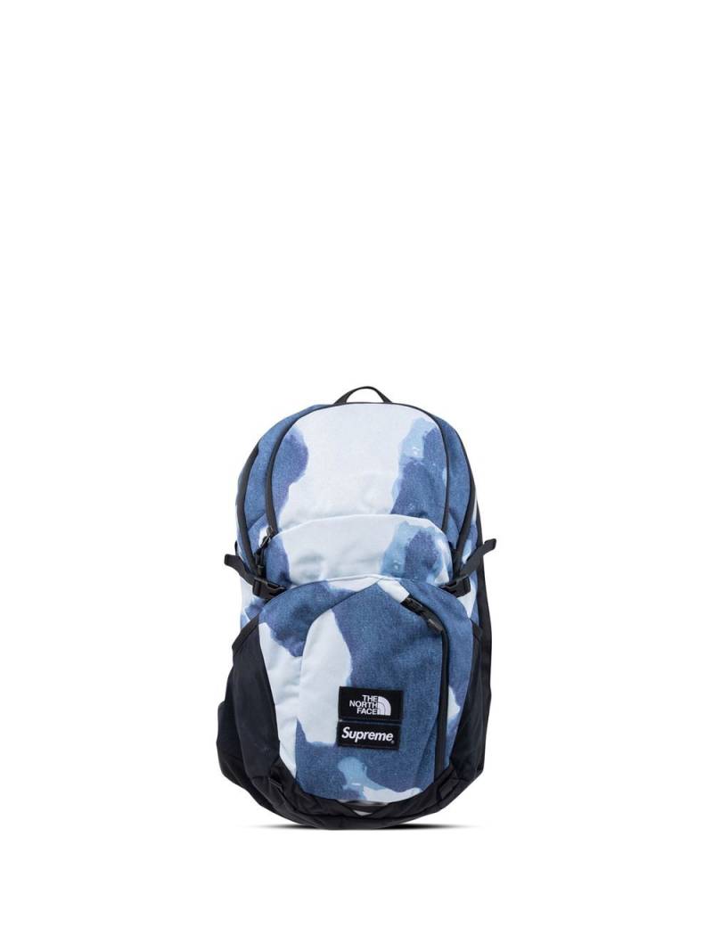 Supreme x The North Face bleached denim print backpack - Blue von Supreme